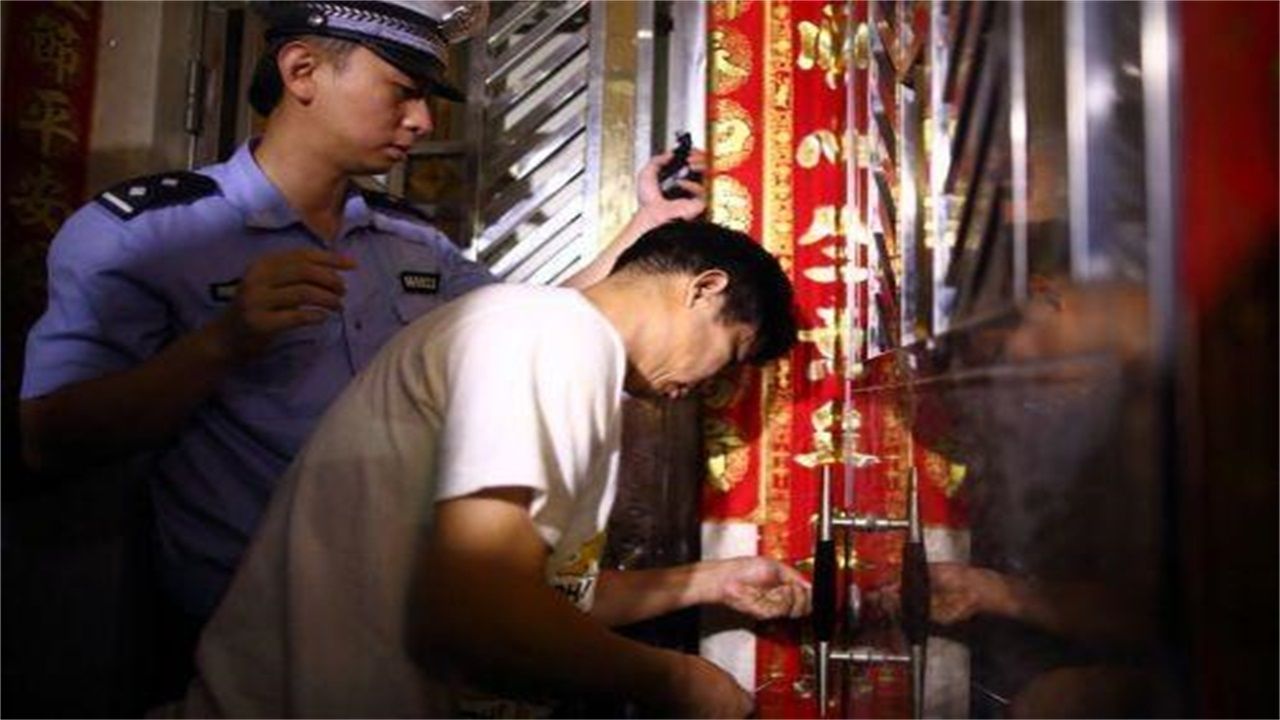 牡丹江请开锁师傅开了锁后，师傅